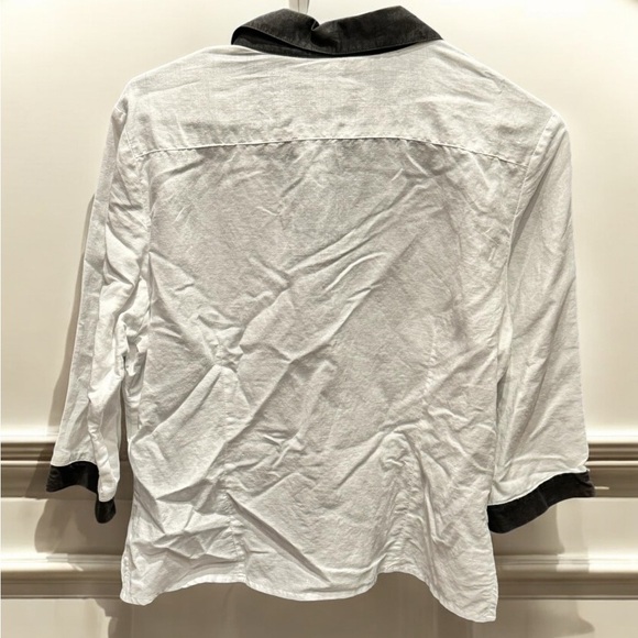 Carlies court half button collard white/black shirt MEDIUM - Picture 2 of 4
